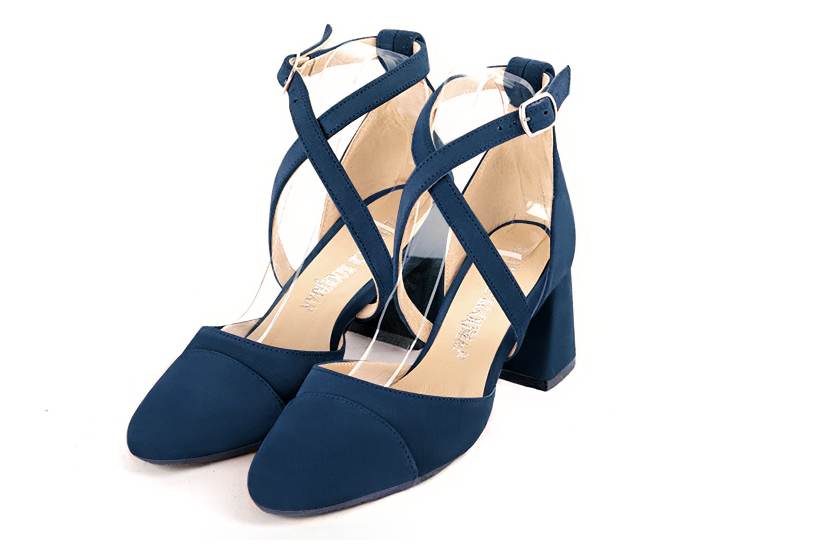 Navy blue women's open side shoes, with crossed straps. Round toe. Medium flare heels. Front view - Florence KOOIJMAN